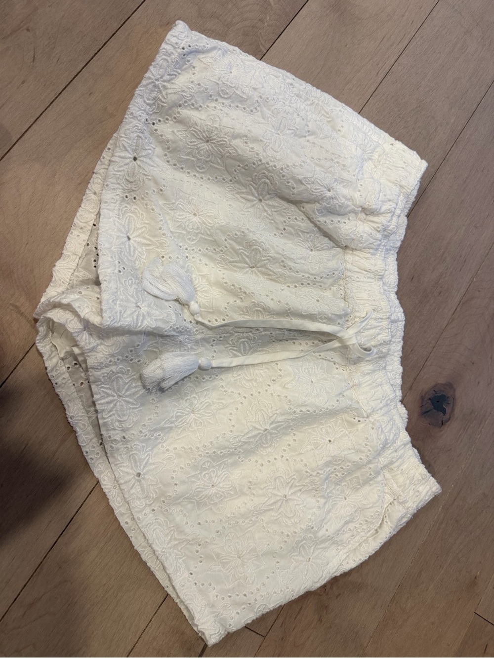 Vineyard Vines White Eyelet Tassel High-Rise Shorts